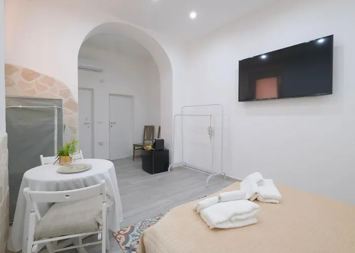 Antonia's House * Bari