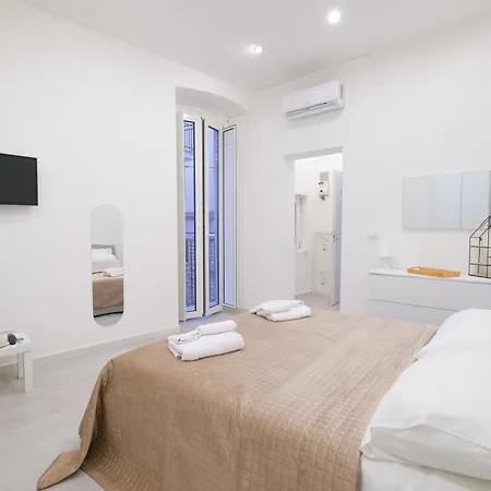 Antonia's House * باري